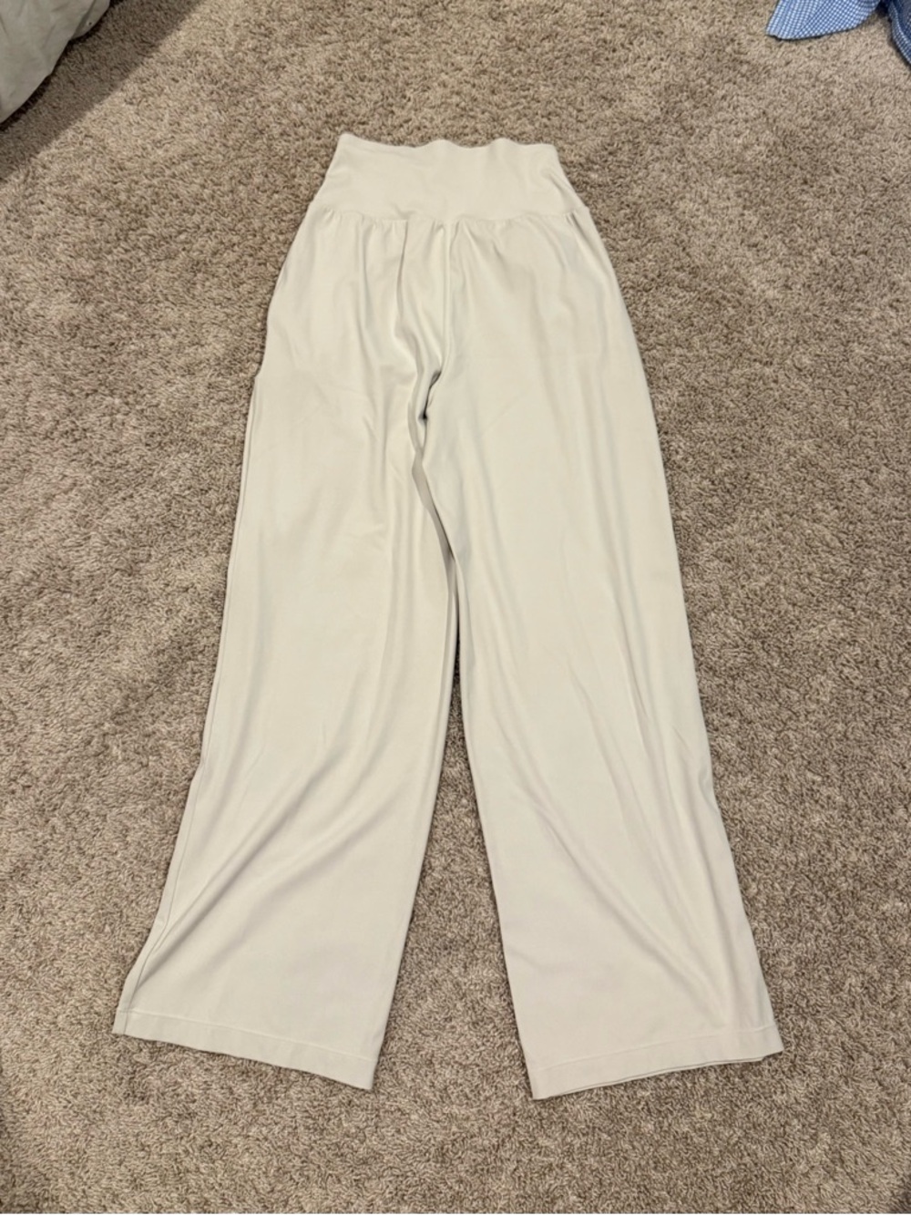 ALO Yoga Wide-Leg High-Rise Pants in Ivory - Picture 2 of 2